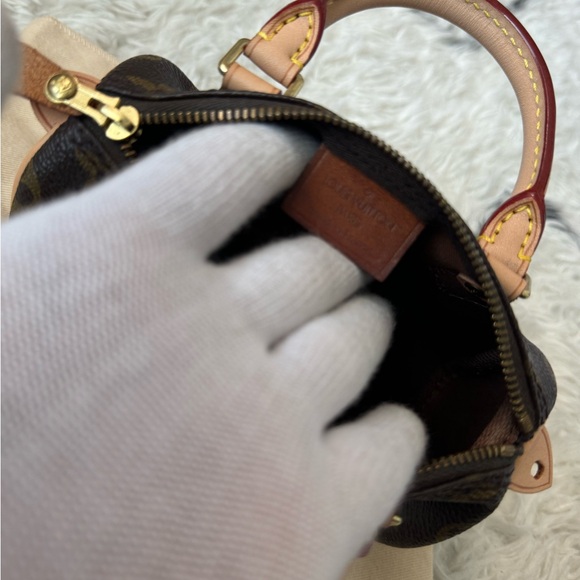 LOUIS VUITTON  Monogram Mini Sac HL Speedy - VINTAGE AND LIKE NEW. - Picture 6 of 8